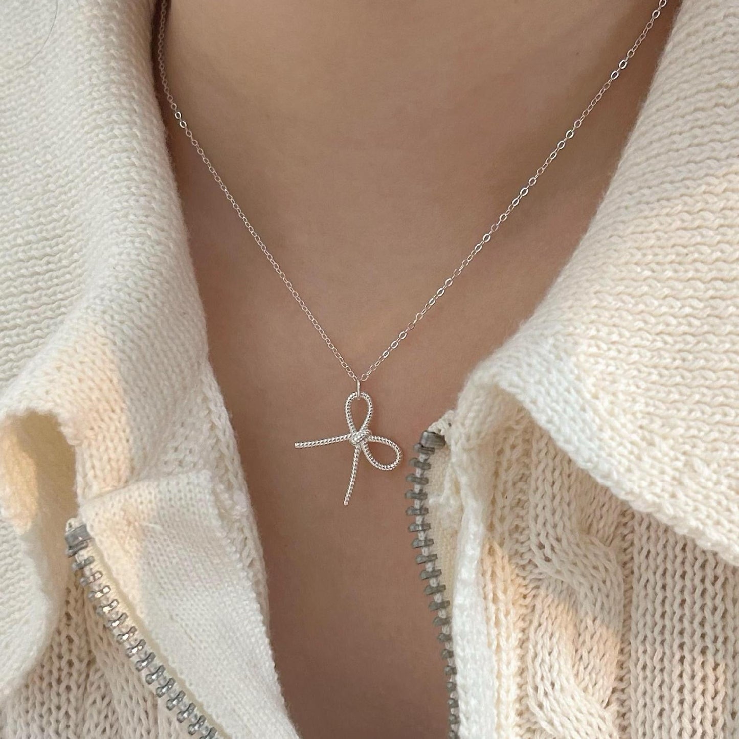 Openwork Bow Necklace