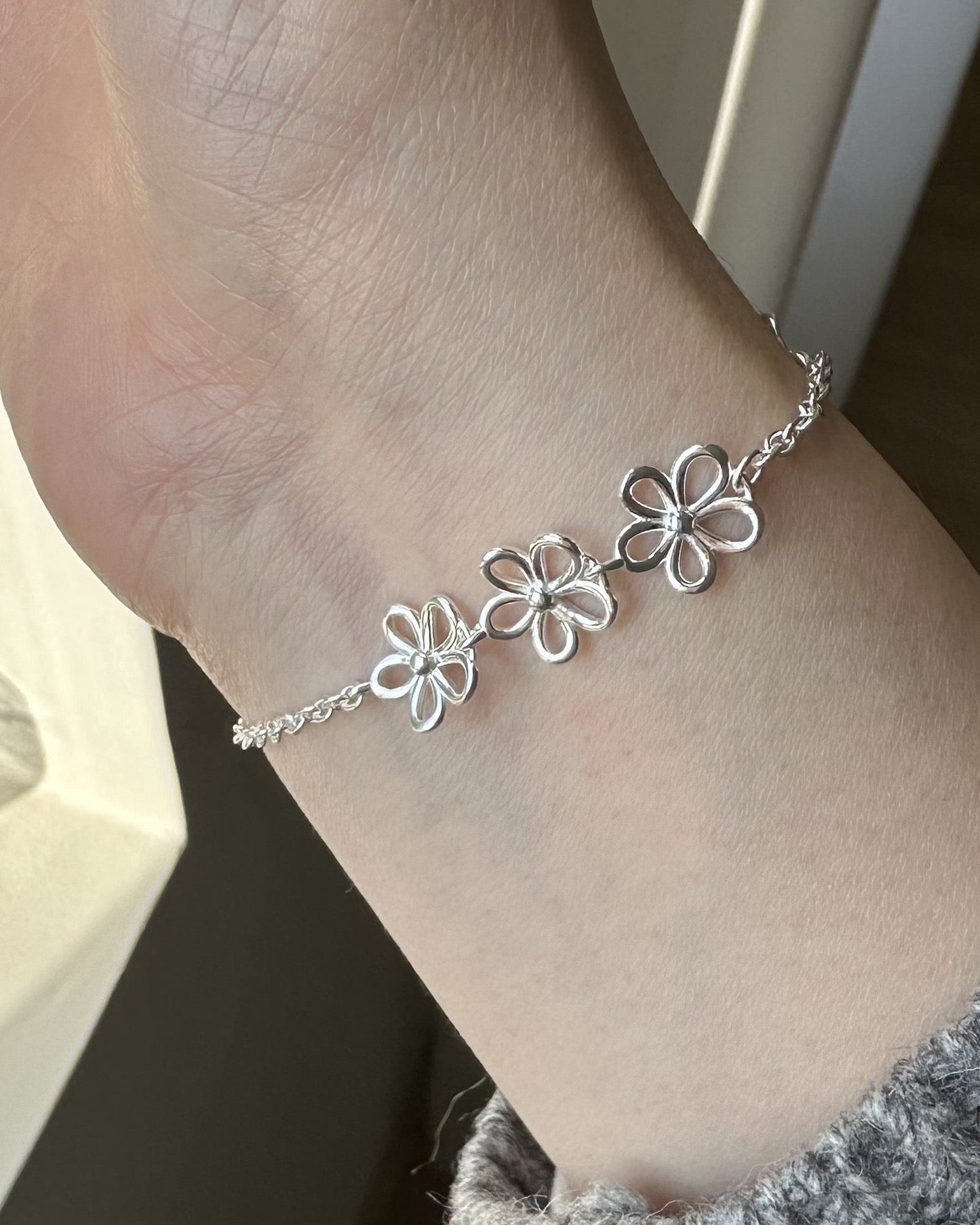 Openwork Floral Bracelet