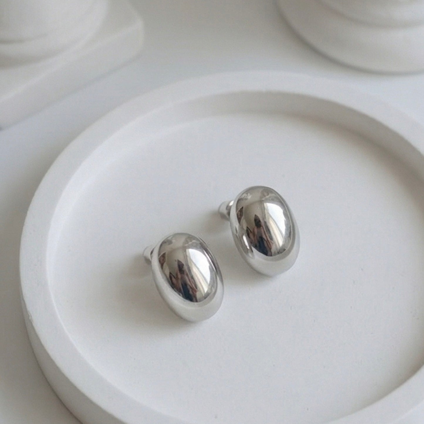 Bean-shaped Earrings