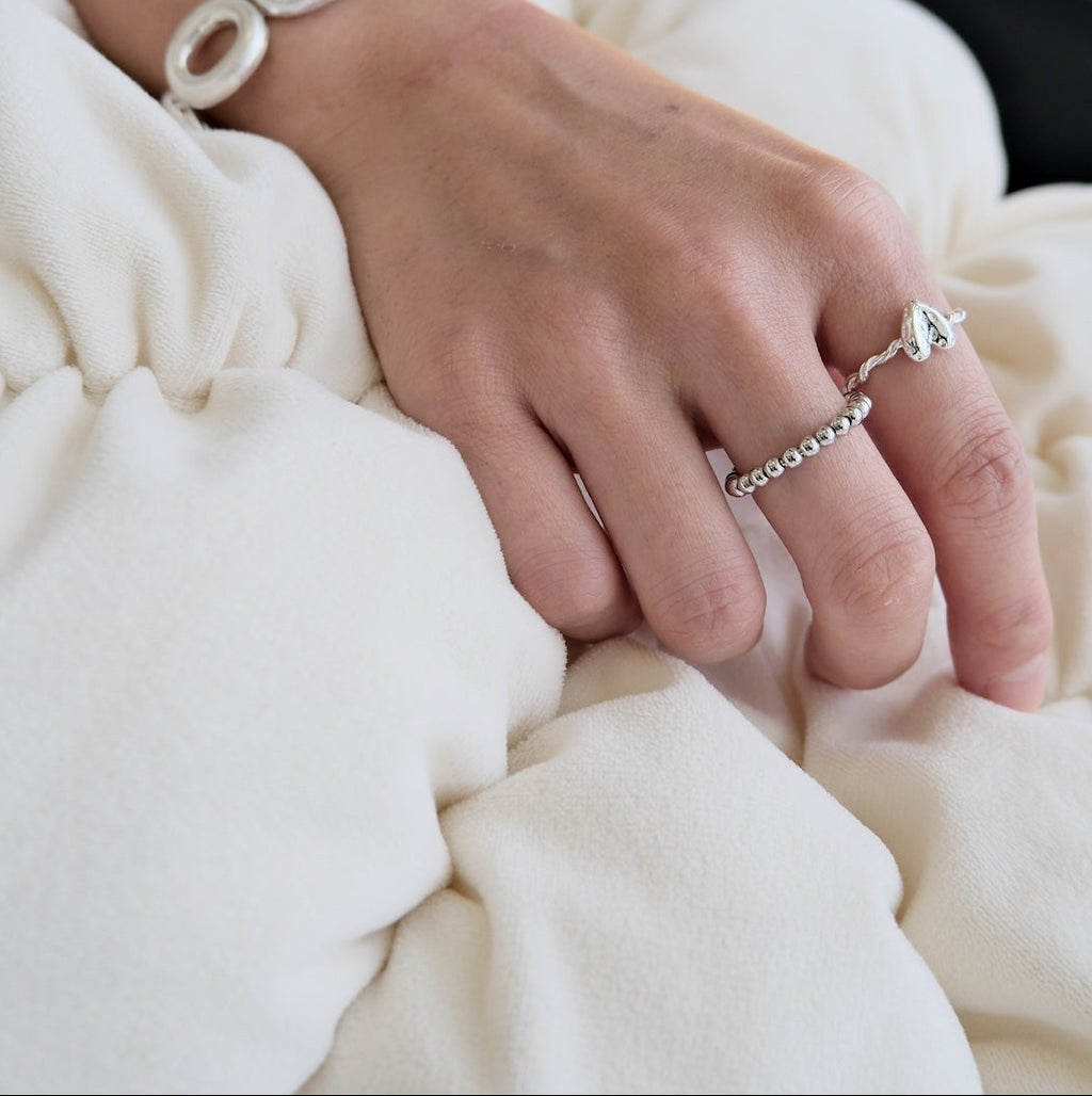 Hammered Heart Twist Ring