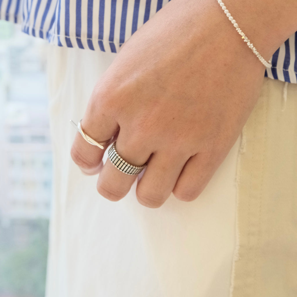 Knotted Line Open Ring