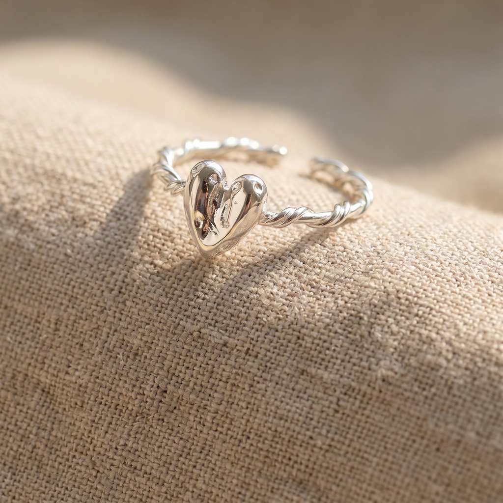 Hammered Heart Twist Ring