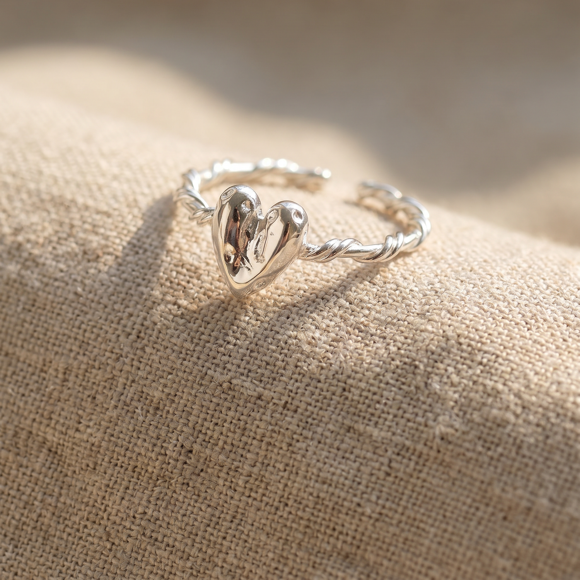 Hammered Heart Twist Ring