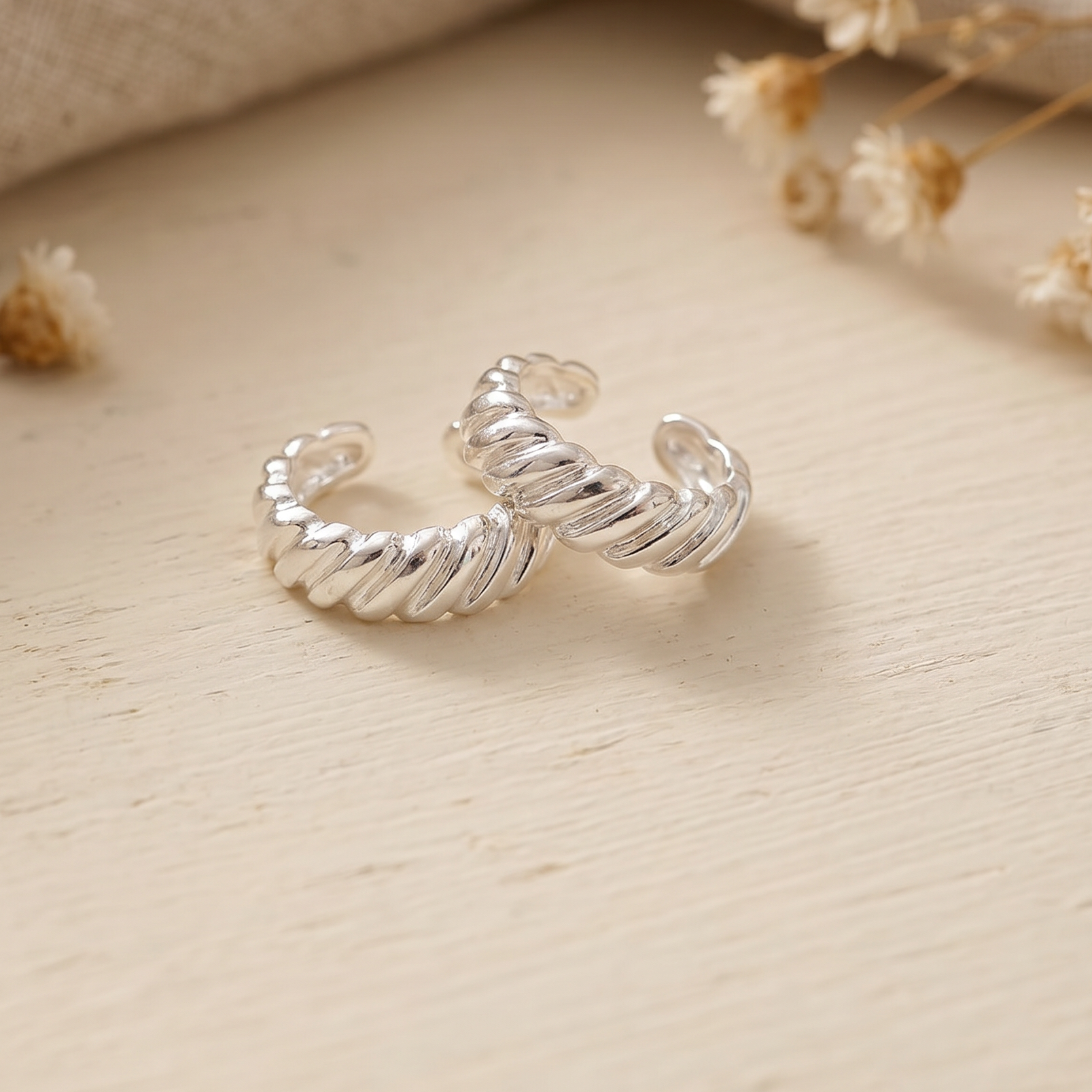 Twisted Groove Ear Cuff