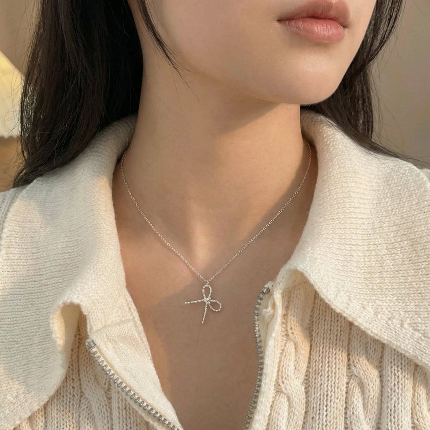 Openwork Bow Necklace