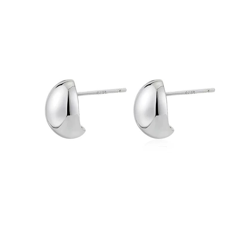 Small Bean-shaped Earrings