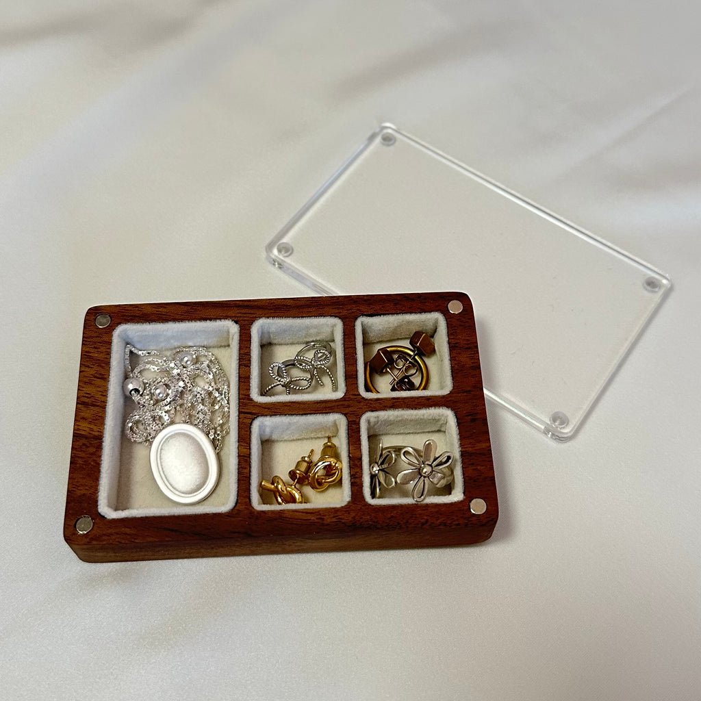 Magnetic Portable Jewelry Case