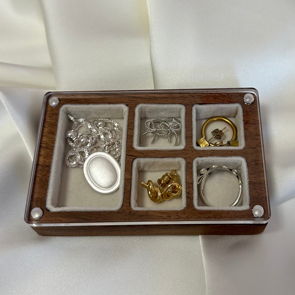 Magnetic Portable Jewelry Case