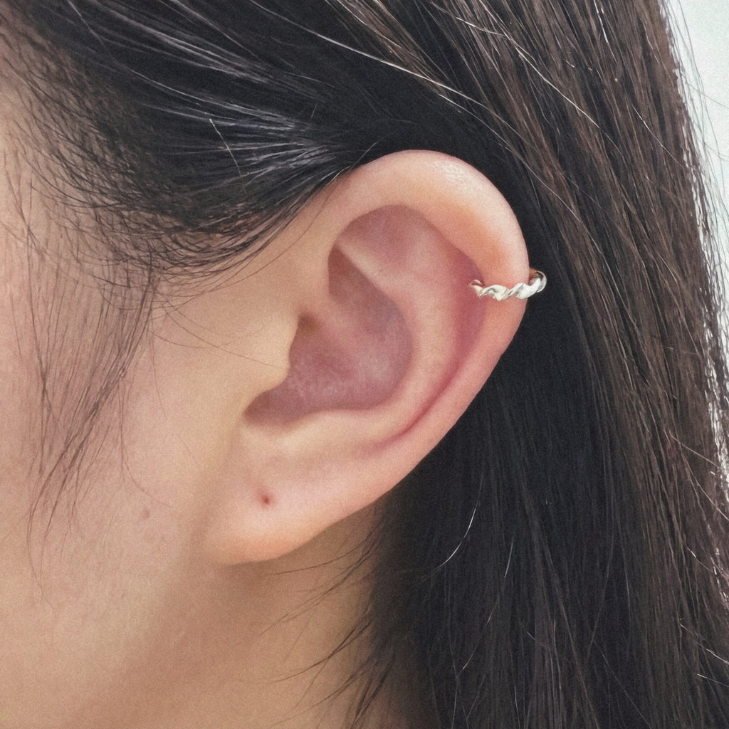 Wave Pattern Ear Cuff