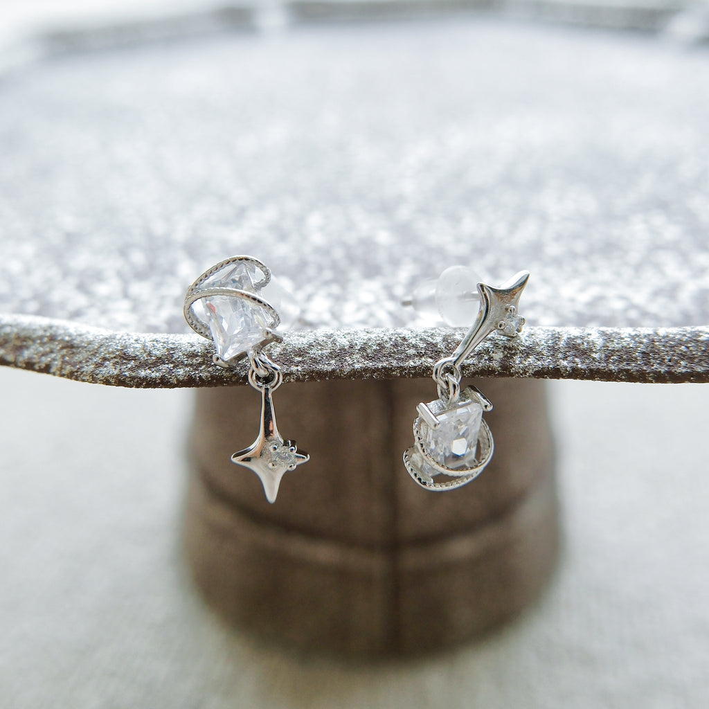 Quartz Four-Point Star Earrings