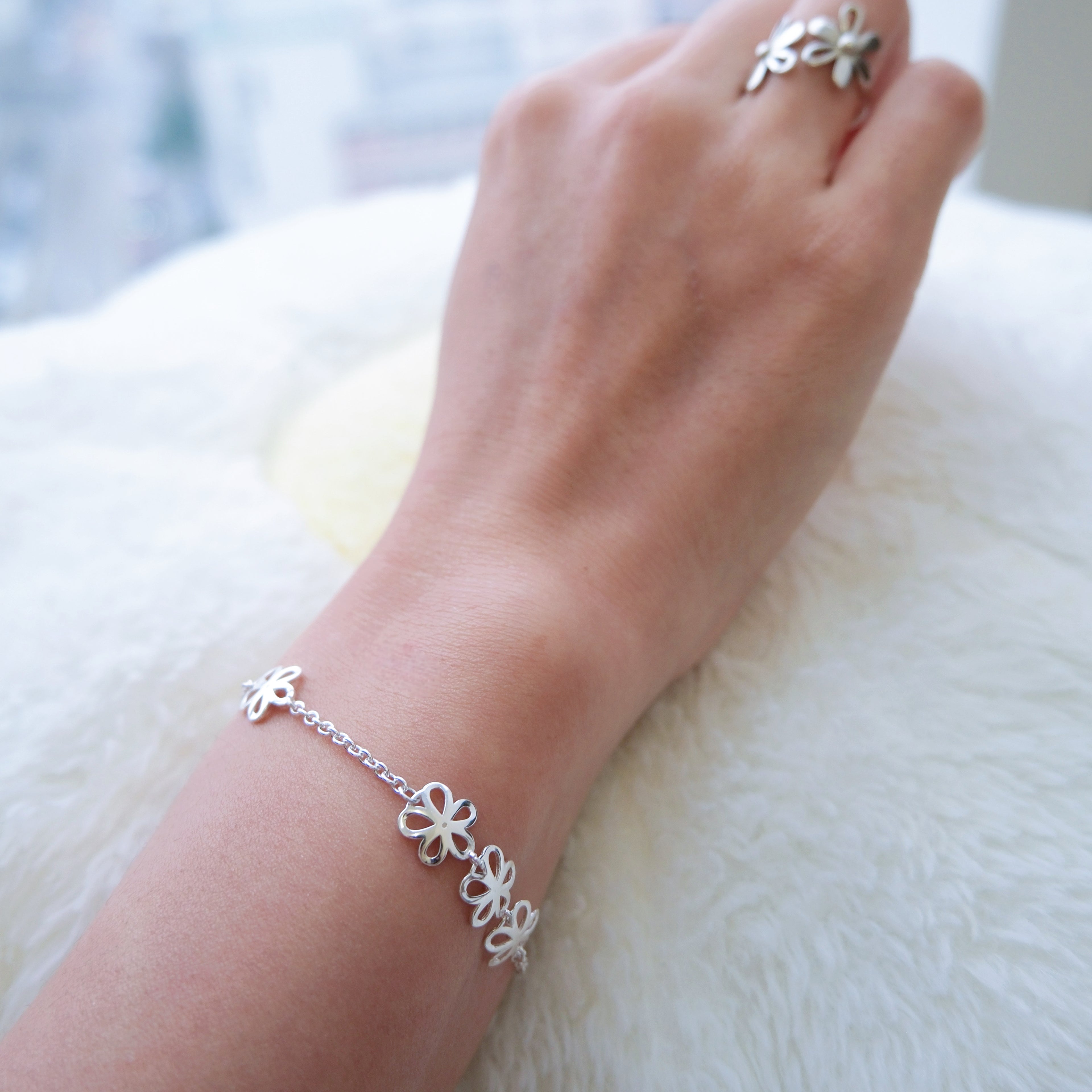 Openwork Floral Bracelet