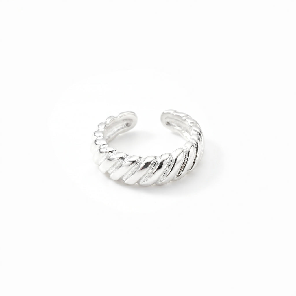 Twisted Groove Ear Cuff