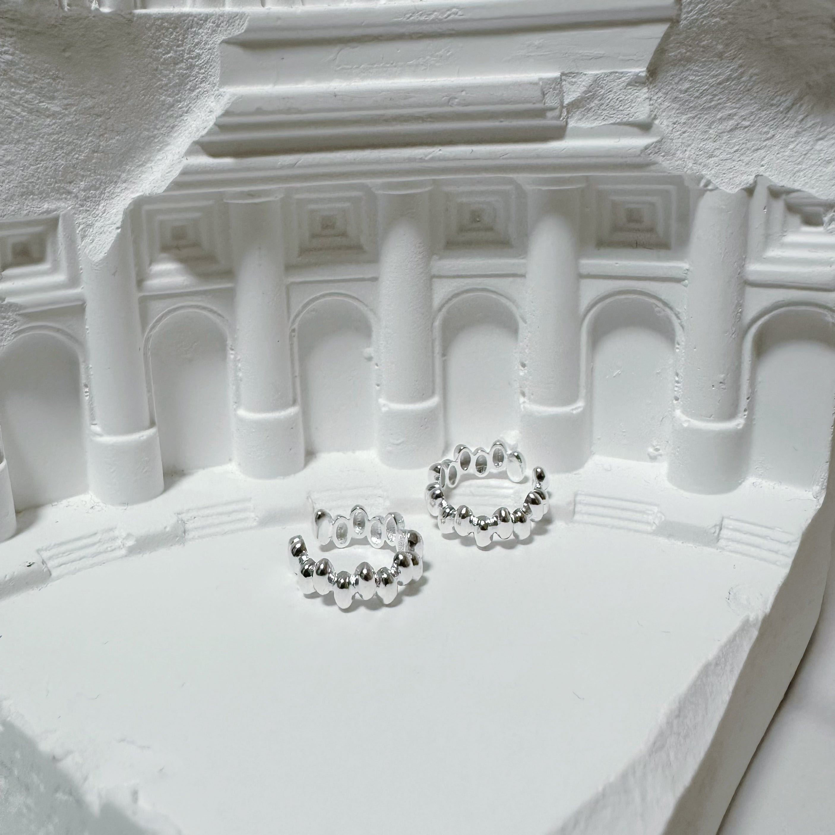 Infinite Ovals Ear Cuff
