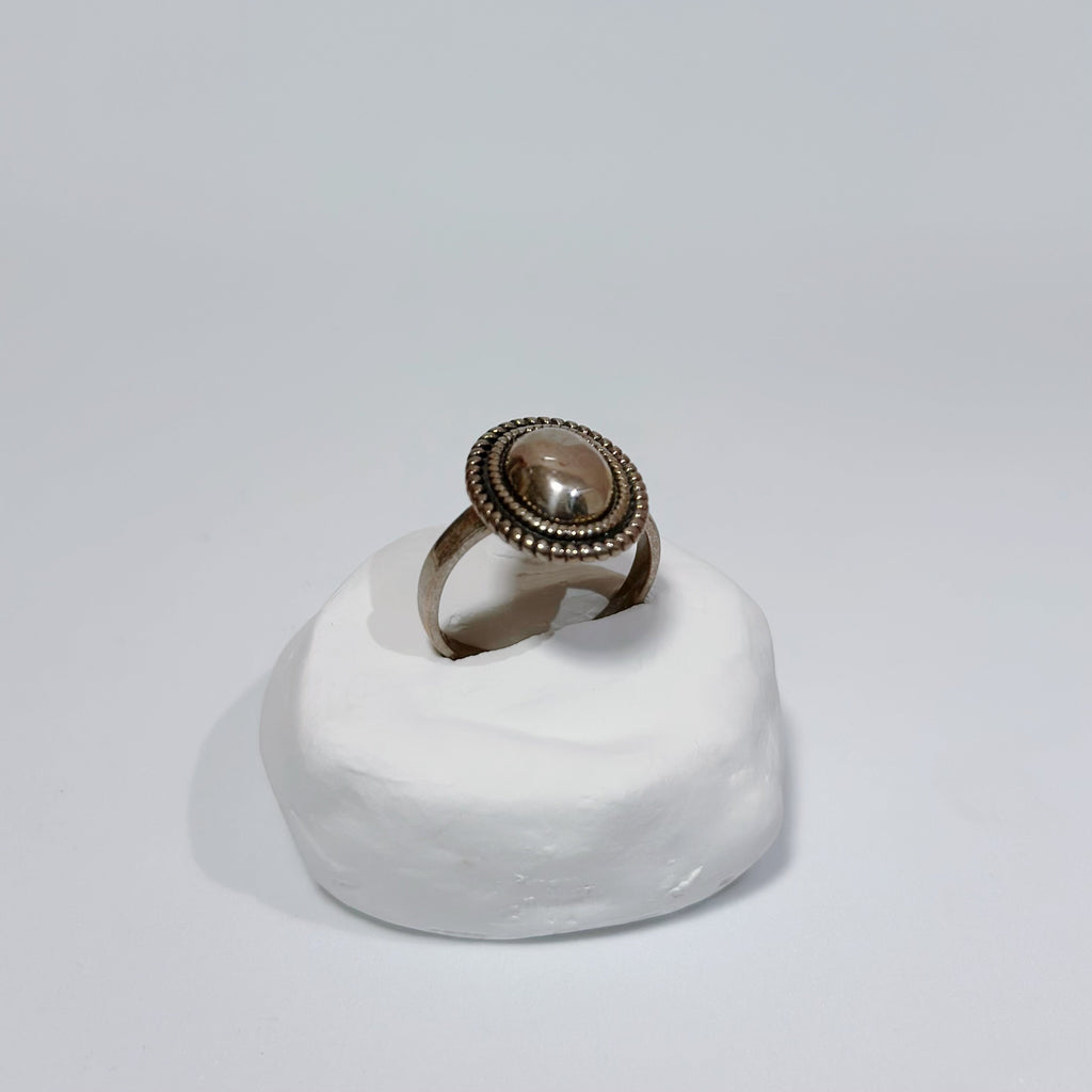 Vintage-style Oval Open Ring