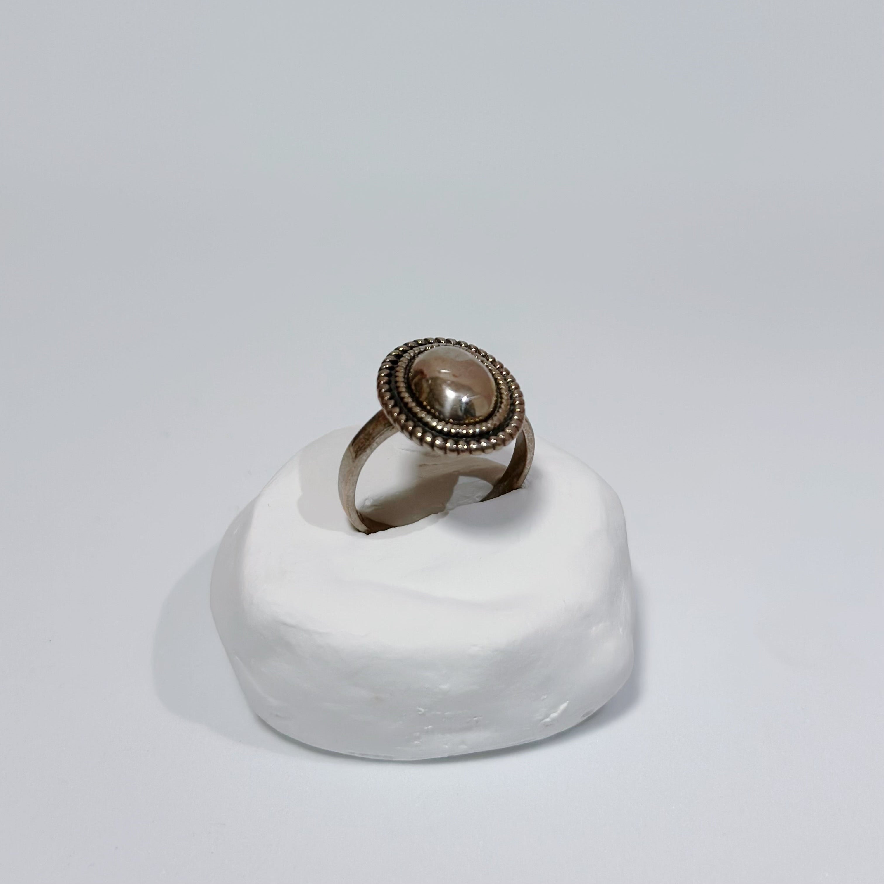 Vintage-style Oval Open Ring